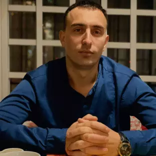 Руслан  Миколайович Мельниченко