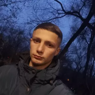 Дмитро  Васильович Савчук