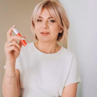 Олена    Маковська