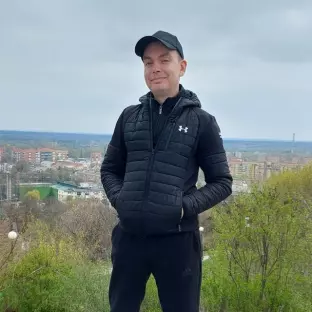 Евгений   Ігорович  Дядинистов