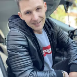 Тарас    Стахів 