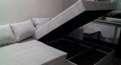 Диван плюс двоспальне ліжко в поєднанні