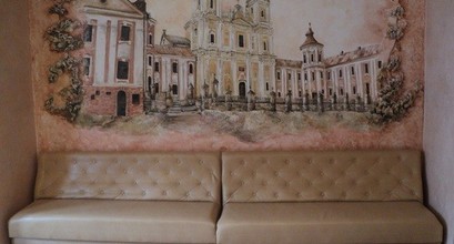 Дивани в фоє готелю