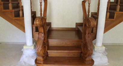 сходи з ясена 