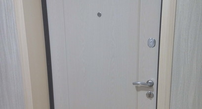 Вхідні двері з доборами