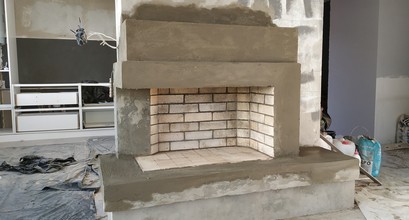 Камін відкритий на одну сторону