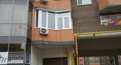 Утеплення балкону 2-й поверх з декором під цеглу (кирпич) 