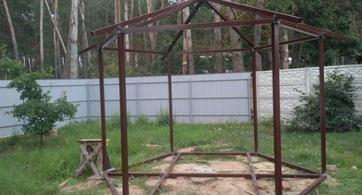 Металлическая беседка
