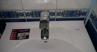 Заміна розбитого умивальника