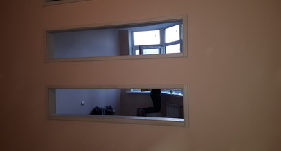 Установка 4х дверей, и полками между комнатами.