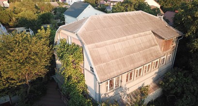 Замена шифера на металлочерепицу (Корея 0,45 волна Монтерей), утепление мансардного этажа (вата Технониколь), новая водосточная система (Profil) и подшива свеса (металический софит)