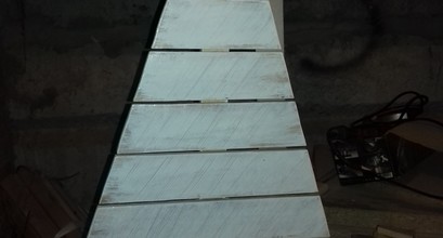 Збирання та встановлення меблів, укладання ламінату.