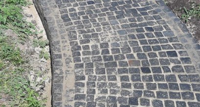 Укладка гранитной брусчатки 