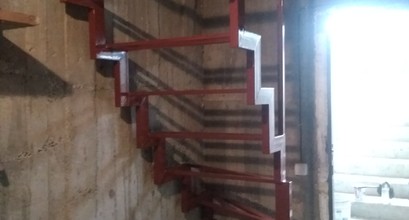 Металевий каркас під сходи