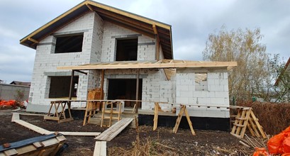 Будівництво приміського будинку