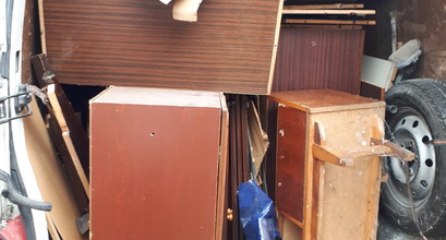 Вивіз старих меблів на сміття