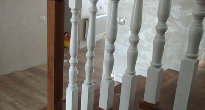 Лестница из массива ясеня