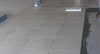 Укладання плитки.