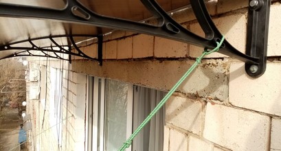 Встановлення дашка з полікабонату