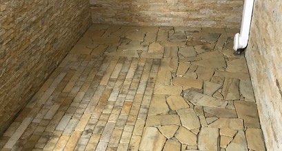 Підлога з каменю