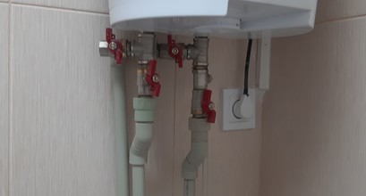 Установка і підключення бойлера.