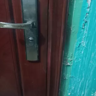 Ремонт вхідних дверей, після злому замка.