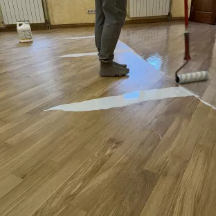 Шліфування паркету та покриття лаком