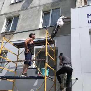 Миття фасаду магазину, офісу, приватного будинку!