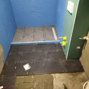 Укладка плітки у ванних кімнатах