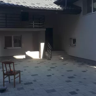 укладання бруківки 