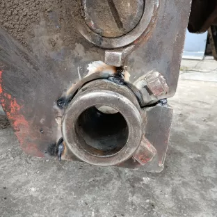 Вухо гідроциліндра