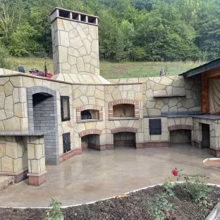 Каміни барбекю комплекси печі тандири казан коптільня