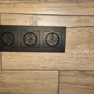 Установка розеток, вимикачів, димерів, регуляторів теплої підлоги та інше