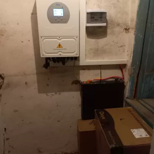 Сонячні станції , зарядки для електомобілів