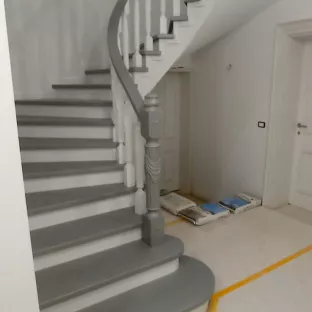 Дерев'яні сходи під ключ 