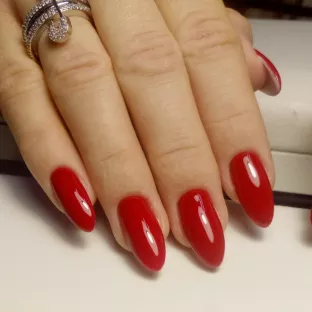 Маникюр, педикюр 