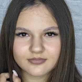 Нарощування та ламінування вій 