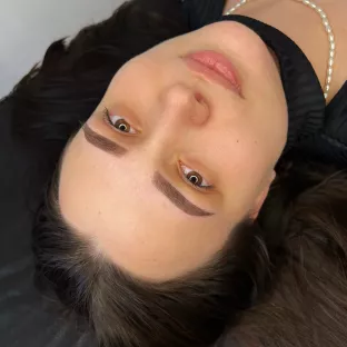 Пудрові брови