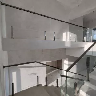 Виготовляємо конструкції з гартованого скла