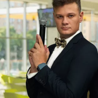 Ведучий